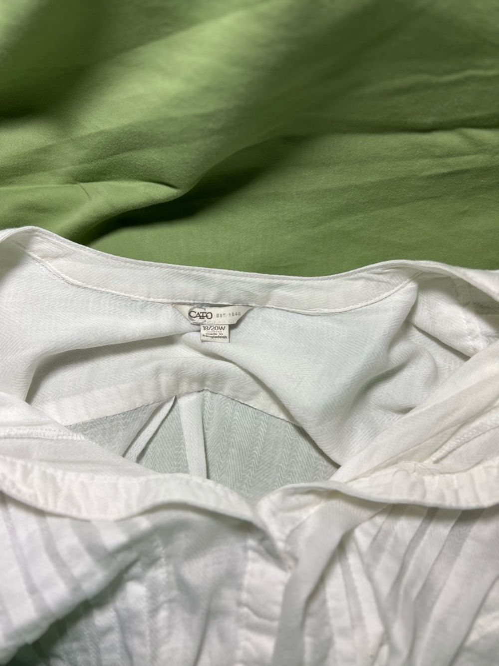 White Cotton Pintuck V-Neck Women's Top - Picture 9 of 12